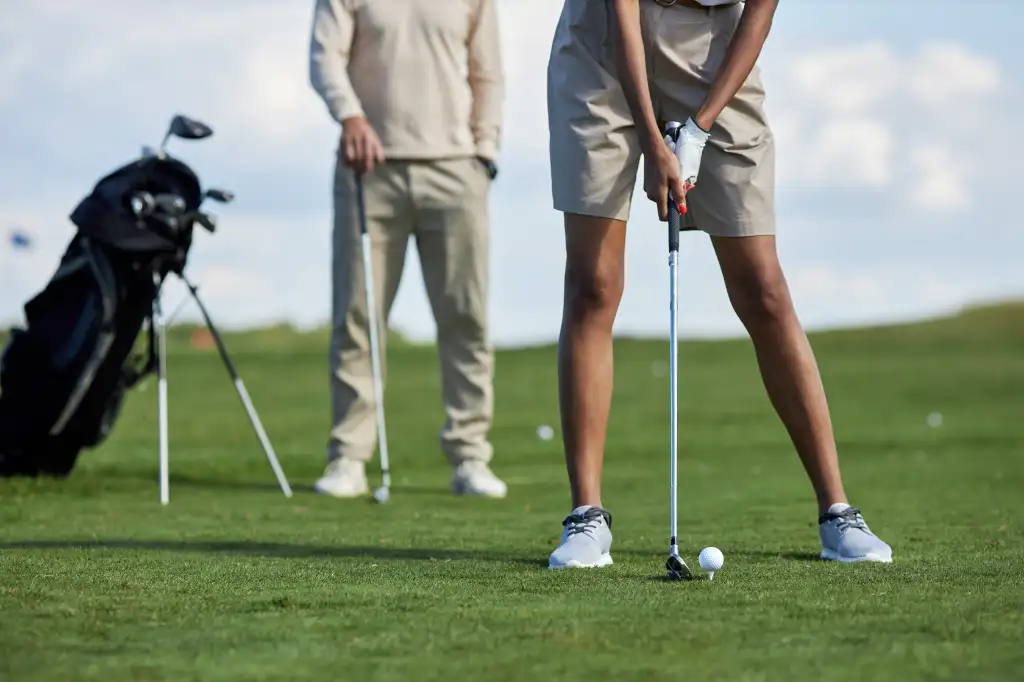 playing-golf-on-green-grass-and-aiming-for-perfect-2026-03-24-11-16-09-utc